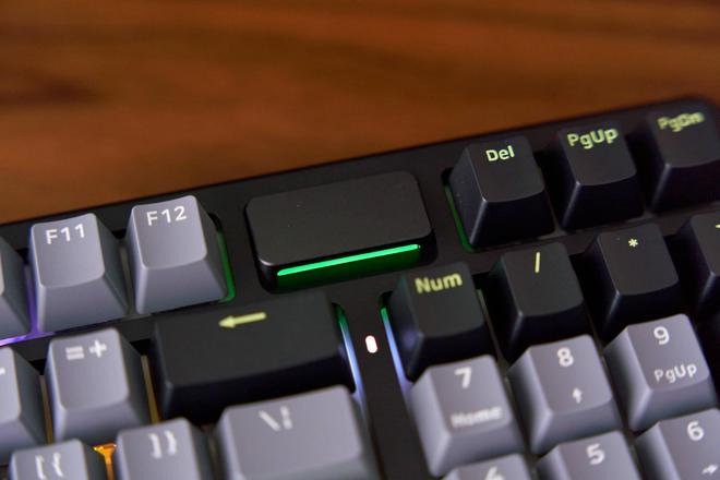 “价格屠夫”又双叒来啦！雷柏V700DIY-98能不能退烧？(图4)