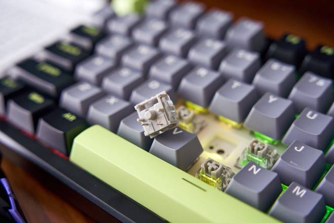 “价格屠夫”又双叒来啦！雷柏V700DIY-98能不能退烧？(图11)