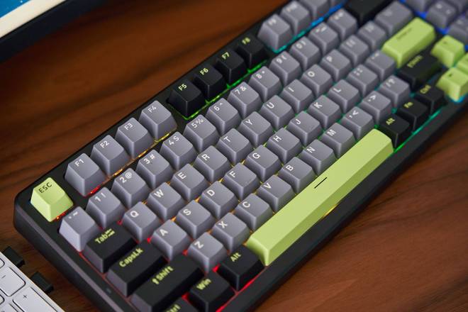 “价格屠夫”又双叒来啦！雷柏V700DIY-98能不能退烧？(图6)