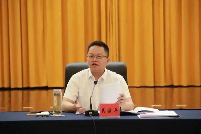 南昌政法委书记吴建平落马：后面或还有“大老虎”(图1)
