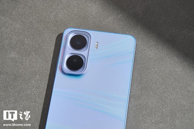 iQOONeo11“面对疾风”手机图赏：年轻玩家的电竞优选(图5)