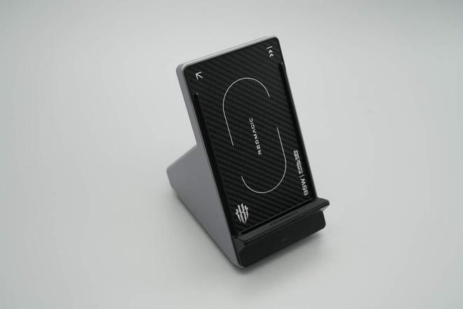 内置风扇快充不发烫红魔80W风冷无线充电座拆解(图6)