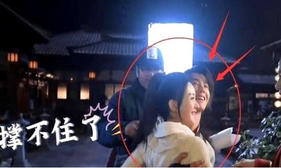 硅胶假身材、抱不起女主、连弓都拉不开！这些男演员到底有多虚？(图4)