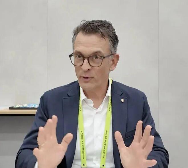 苹果AppStore抽成降至15%腾讯回应曝阿里将打造新应用对标ChatGPT马化腾：微信最终将推出AI智能体(图14)