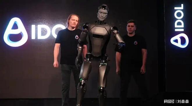 俄罗斯AI机器人首秀摔脸！77%国产零件扛制裁技术差距差在哪？(图2)