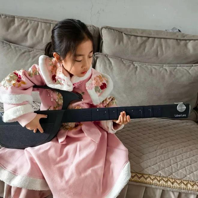 现象级爆火的“无弦吉他”是新神器还是吃灰黑马？(图13)