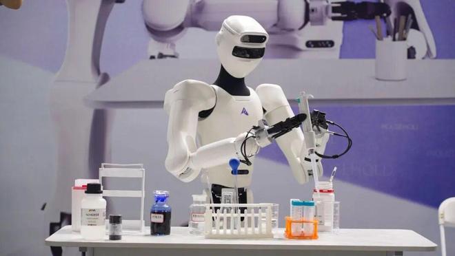 深圳手机壳的全球旅程;深圳AI竞速全球“智”造高地产业前瞻(图1)