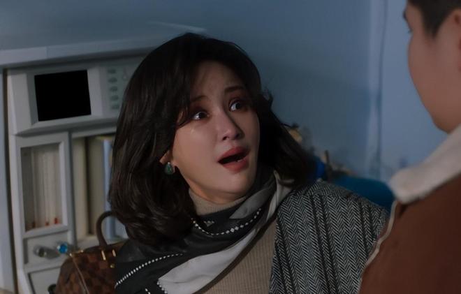 一颗老鼠屎坏一锅粥!《老舅》硅胶脸女二出场成全剧最大败笔(图1)