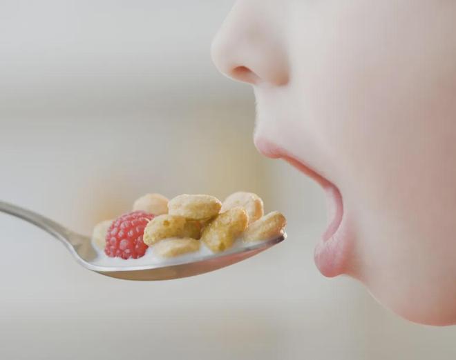 因为一个坏习惯多少人“失去了下巴”(图3)