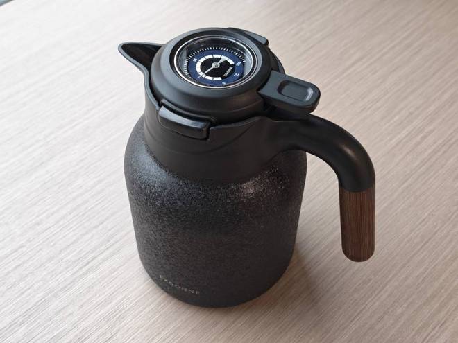 从安全到锁温都拉满！宫菱保温壶测评：欧盟认证+0胶水0重金属(图3)