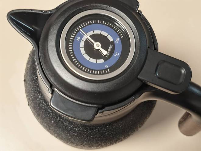 从安全到锁温都拉满！宫菱保温壶测评：欧盟认证+0胶水0重金属(图14)