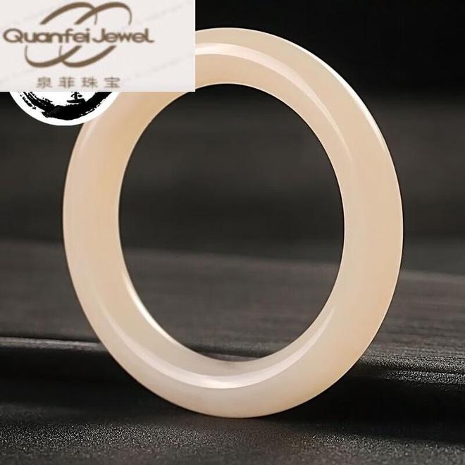 藕粉玉镯：腕间一抹温柔藏尽东方雅韵(图3)