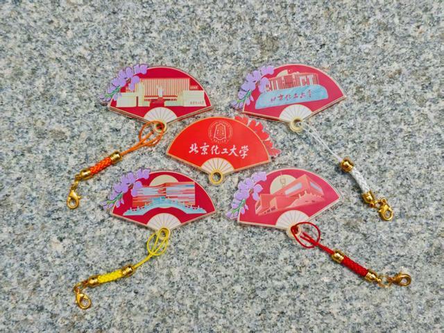 新生用录取通知书做菜?高校回应(图3)