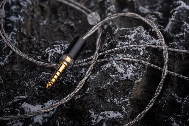 【不废话速评】OEAudioOTOKOE三动圈入耳(图1)