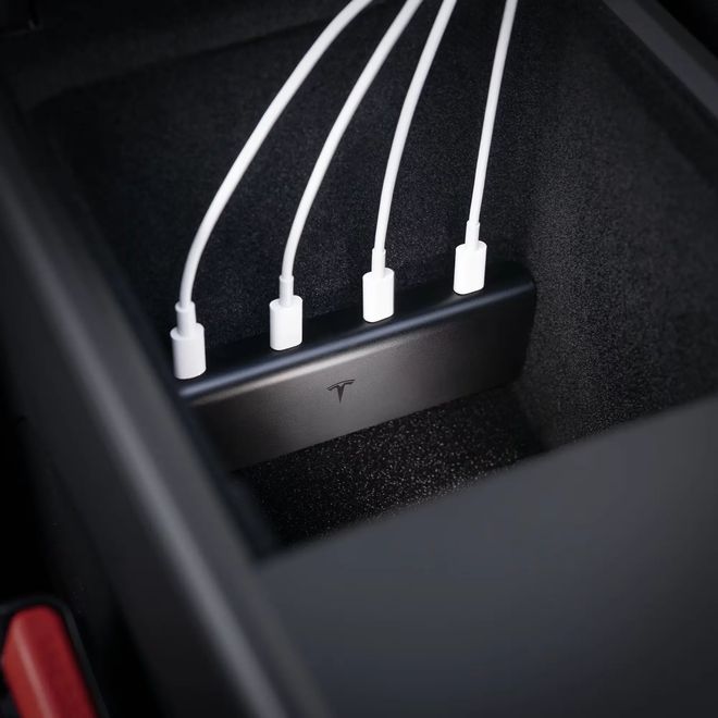 专为焕新版Model3Y设计特斯拉四合一USB-C扩展坞拆解(图3)